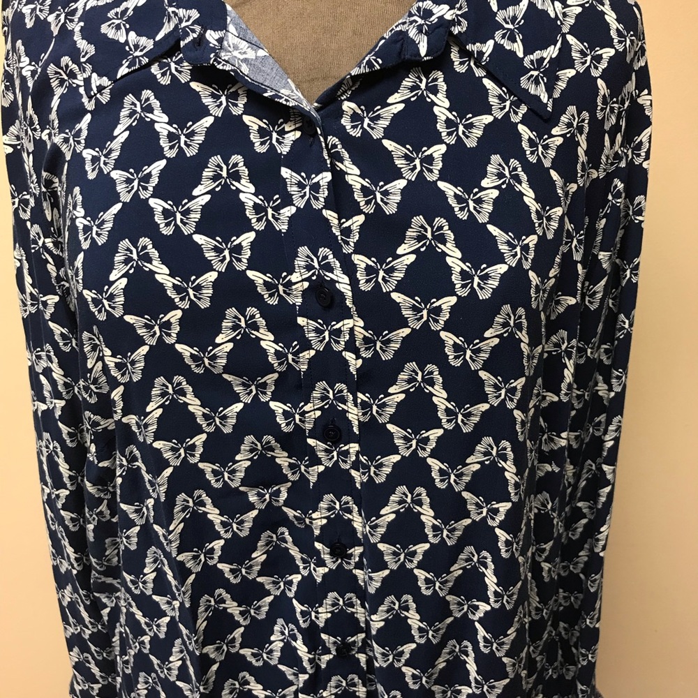 Euc Talbots Button Down Butterfly Long Sleeve Sz2x - image 2